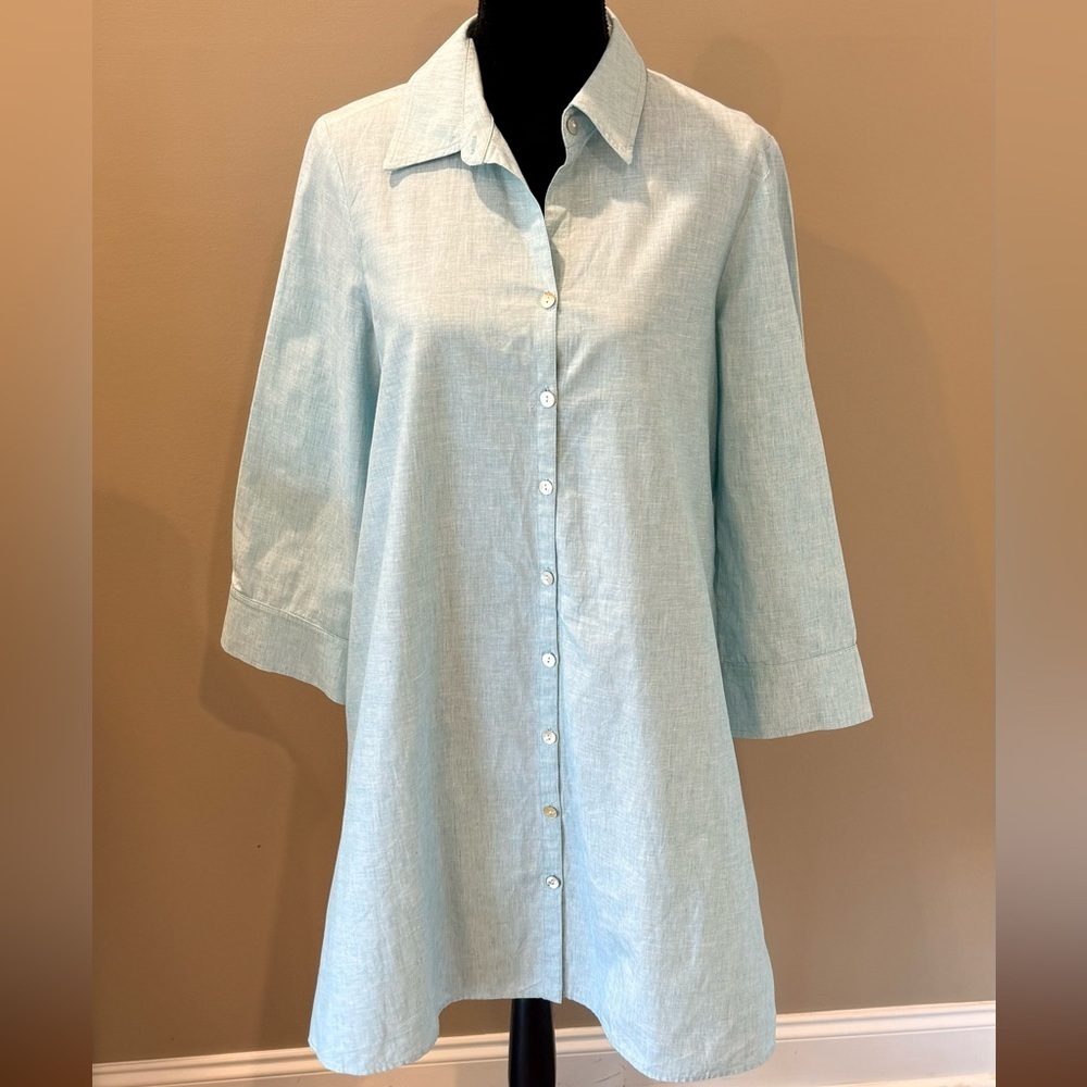 Women’s FINLEY Light blue button down linen/cotton dress- Size small